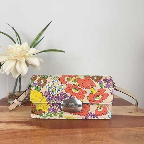 NWT‎ Coach Eliza Small Flap Crossbody With Floral Print